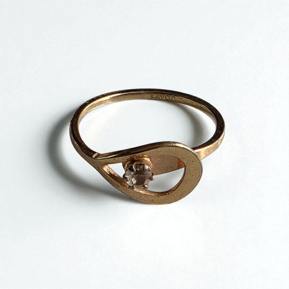 Gold Ring with Crystal Accent